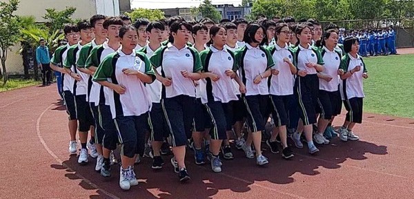 高二2班跑操.jpg