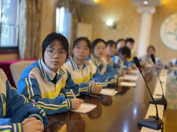 学雷锋.jpg